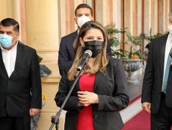 Mejora del sistema penitenciario se alcanza con la formación de funcionarios, sostiene asesora de Presidencia · Radio Monumental 1080 AM