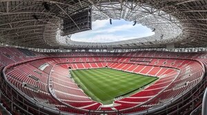 Diario HOY | Hungría regatea la sanción de jugar a puerta cerrada y llena gradas con niños