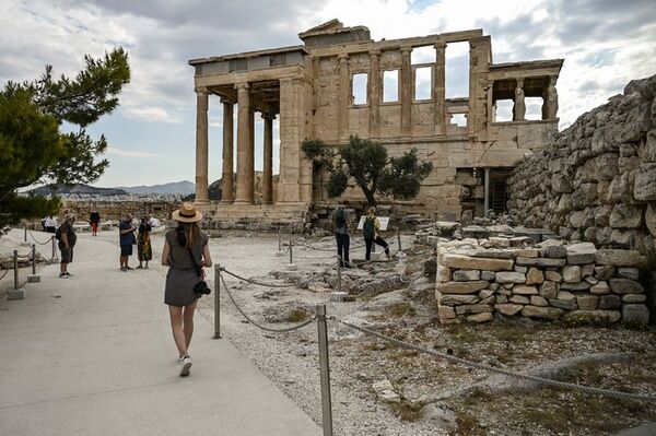 Grecia tira la mascarilla con la llegada del turismo - Viajes - ABC Color