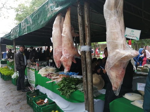 Productores realizan nueva feria agropecuaria en San Lorenzo