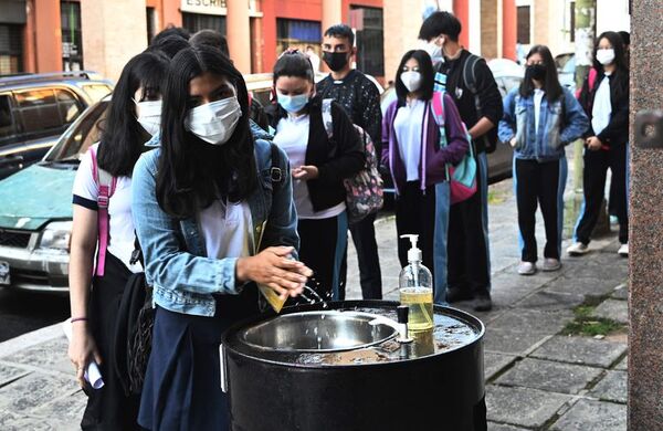 Padres rechazan adelantar las vacaciones de invierno en las escuelas - Nacionales - ABC Color