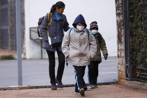Crónica / No se adelantan las vacaciones: Desde el lunes, clases virtuales