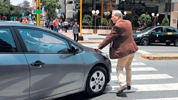 El respeto a la franja peatonal en Paraguay es una utopía | Noticias Paraguay