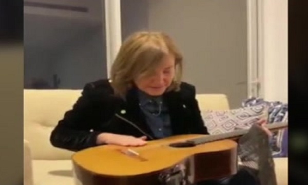 Berta Rojas se reencontró con "La Rojita" - SNT