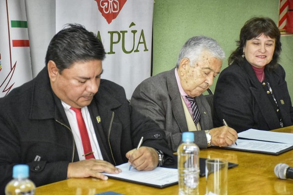Gobernación de Itapúa firma acuerdo con cooperativistas