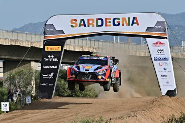Neuville comienza mandando en el Rally de Cerdeña - ABC Motor 360 - ABC Color