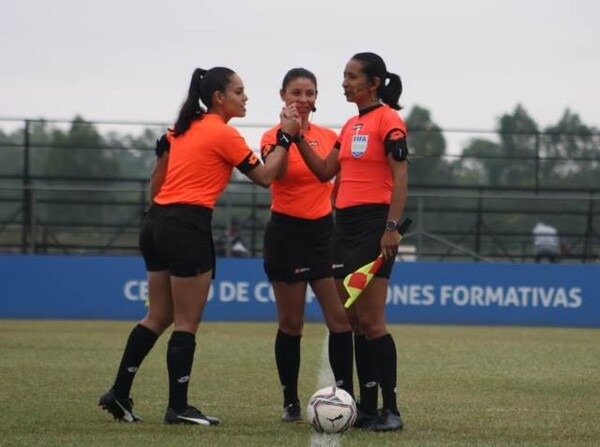 Autoridades para el juego por el título en la Sub 18 Femenino - APF