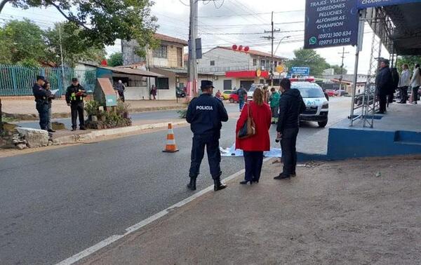 Perdió el equilibrio al costado de la ruta y murió arrollado por un camión de gran porte en San Lorenzo – Prensa 5