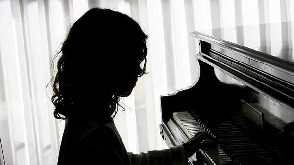 Profesor de piano es condenado a 11 años de prisión por abuso sexual en niños - La Clave