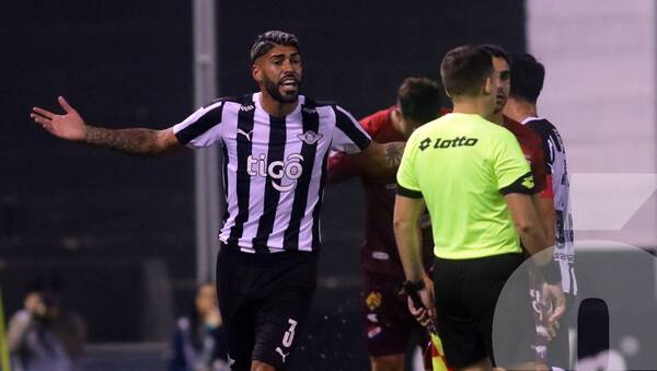 Crónica / Libertad: Sanción de tres partidos y multa de 5 salarios a Barboza