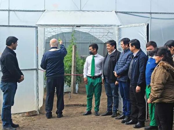 Inauguran moderno invernadero en una Escuela Agrícola - Nacionales - ABC Color