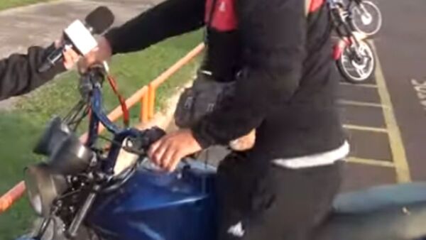 Dejó estacionada 3 meses su moto en la costanera y nadie la robó