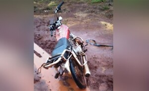 Dos lesionados tras choque entre camión y motocicleta en Minga Guazú