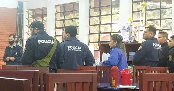 La Nación / Colegio de PJC en alerta por amenaza de “mbokapu”