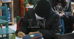 La Nación / Hallan cuchillo en mochila de alumno: sus padres aseguran que llevó para sacar punta a sus lápices