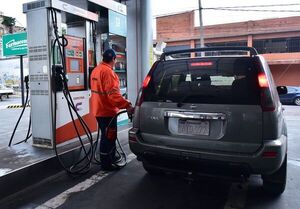 Alertan que puede haber escasez de combustibles por indefinición de suba anunciada  - Nacionales - ABC Color