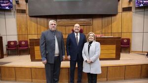 Oficialistas, FG y un sector liberal reeligen a Salomón en el Senado