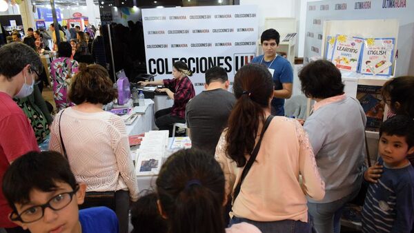 Feria del Libro: Stand de ÚH propone promo de regalos