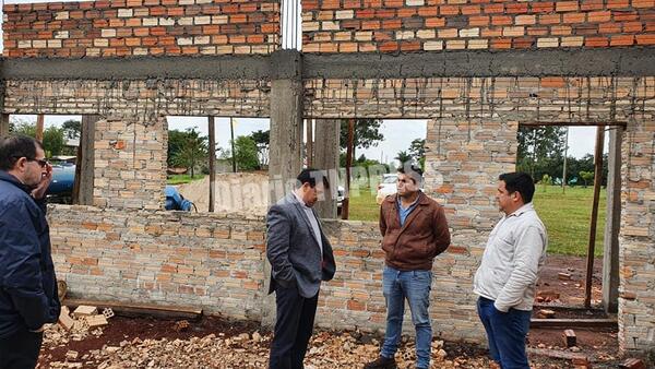 Decano de Ingeniería Agronómica de la UNE verifica obras en futuro local de J. E. O’leary – Diario TNPRESS