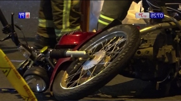 Motociclista muere tras embestir a un camión en San Lorenzo - PARAGUAYPE.COM
