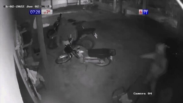 Encapuchados intentan robar un biciclo en Luque | Noticias Paraguay