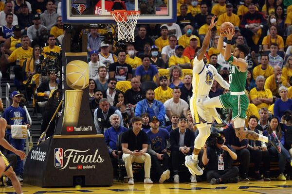Los Celtics vencieron a Warriors y están arriba en las Finales - Básquetbol - ABC Color