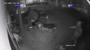 Encapuchados intentan robar una moto en Luque - PARAGUAYPE.COM