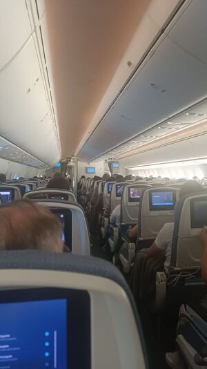Desvían vuelo de Madrid - Asunción por muerte de un pasajero - Nacionales - ABC Color