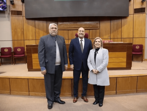 Salomón es reelecto como presidente del Senado · Radio Monumental 1080 AM