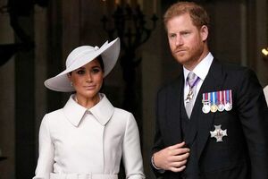 Enrique y Meghan centran la atención en misa del jubileo sin Isabel II - Gente - ABC Color