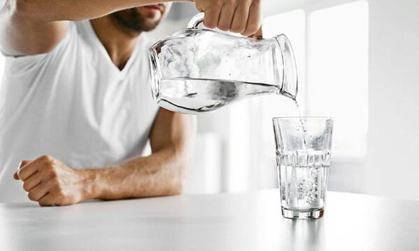 La recomendación por parte de nutricionistas en estos días de frío es la buena hidratación – Prensa 5