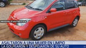 Golpean a una mujer para despojarle de su vehículo en Limpio