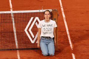 Diario HOY | Insólito momento en Roland Garros: activista invade la pista e interrumpe semifinal