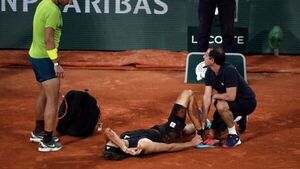Zverev se lesiona y abandona la semifinal