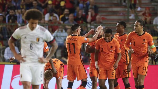 Países Bajos arrolla a Bélgica