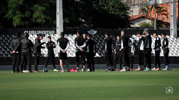 Versus / El futbolista de Libertad que podría ir a un grande de Argentina - PARAGUAYPE.COM