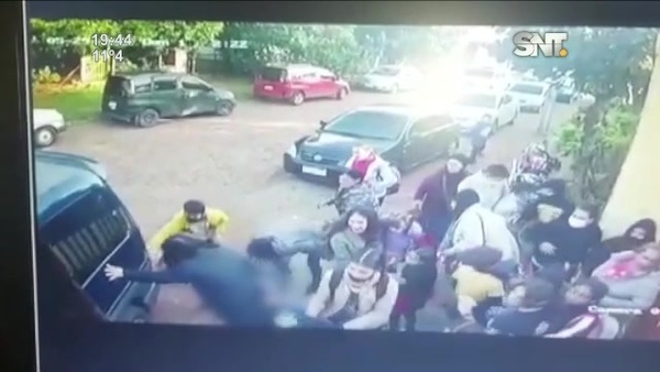 Atropellan a varios niños frente a una Escuela - SNT