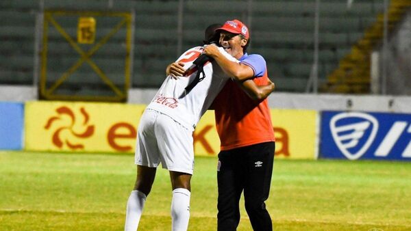 Pedro Troglio volverá a dirigir al club Olimpia de Honduras