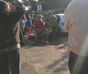 Sensibles imágenes: momento en que camioneta atropella gente en San Antonio (VIDEO)