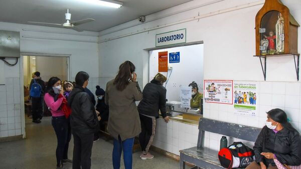 Hasta en área de adultos internan a los niños con cuadros respiratorios