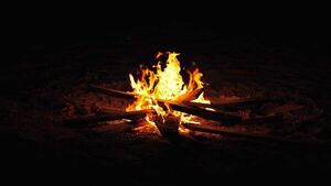 Prendió fuego para hacer pasar el frío y murió a causa de quemaduras