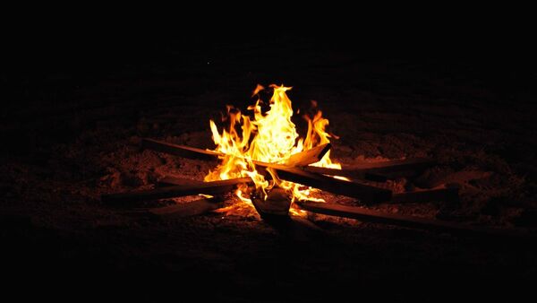 Prendió fuego para hacer pasar el frío y murió a causa de quemaduras
