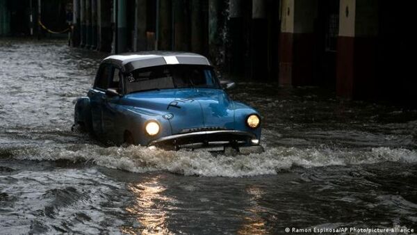 Fuertes lluvias dejan tres muertos y un desaparecido en Cuba