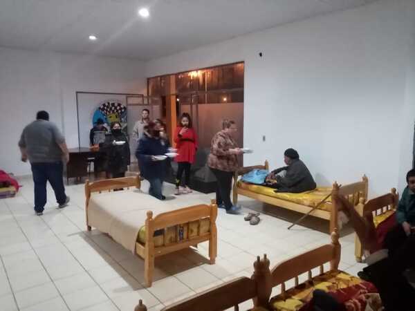 Piden donación de abrigos y alimentos para personas rescatadas del frío