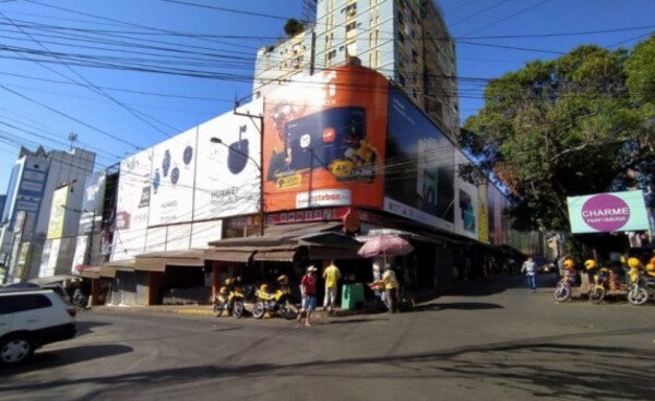 Peruanos son aprehendidos por supuesto hurto de teléfonos