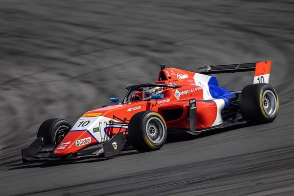 Versus / Duerksen remonta en Le Castellet en complicada carrera - PARAGUAYPE.COM