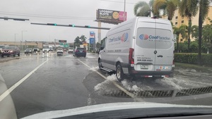 Tormenta tropical causa grandes inundaciones en Miami | 1000 Noticias