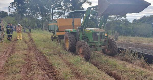 La Nación / Ayudante muere atrapado por el cardan de un tractor