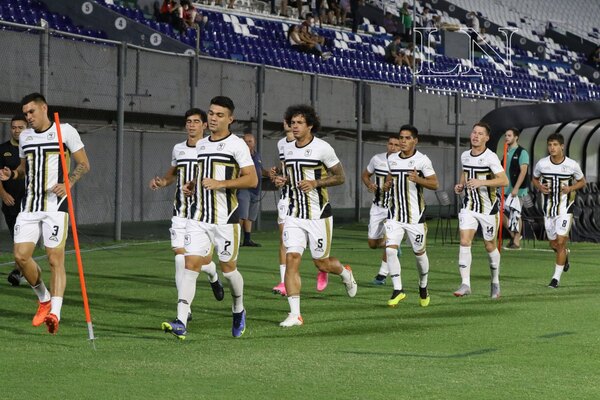 Versus / El multicampeón del fútbol paraguayo que podría reforzar Tacuary - PARAGUAYPE.COM