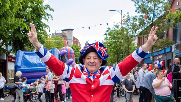 Celebridades festejan el jubileo de Isabel II con concierto en Londres